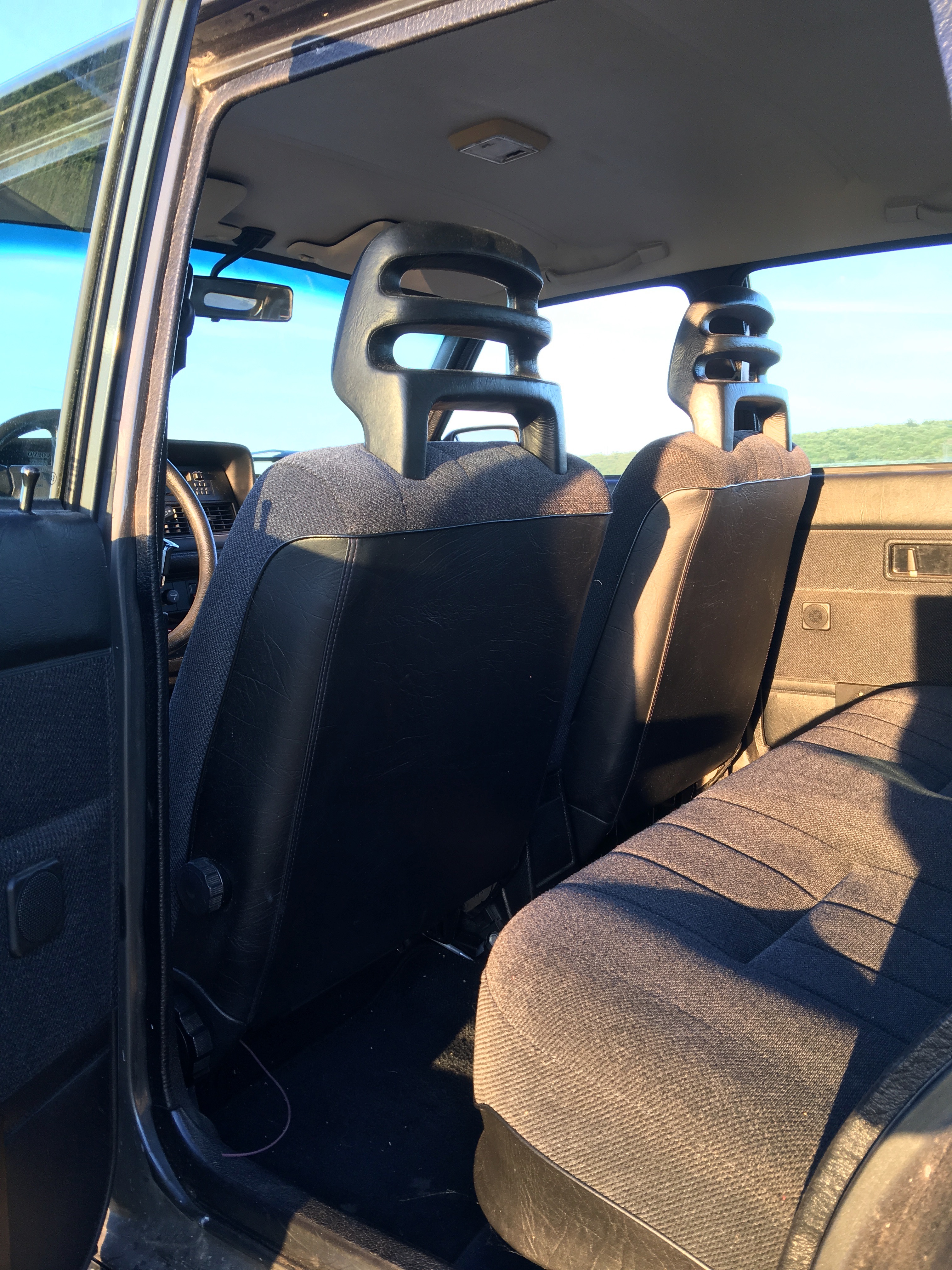 1993 Volvo 240 Wagon – 2.3L B230F Inline-Four, 4-Speed Automatic, Long-Term Original-Owner Car — photo 21